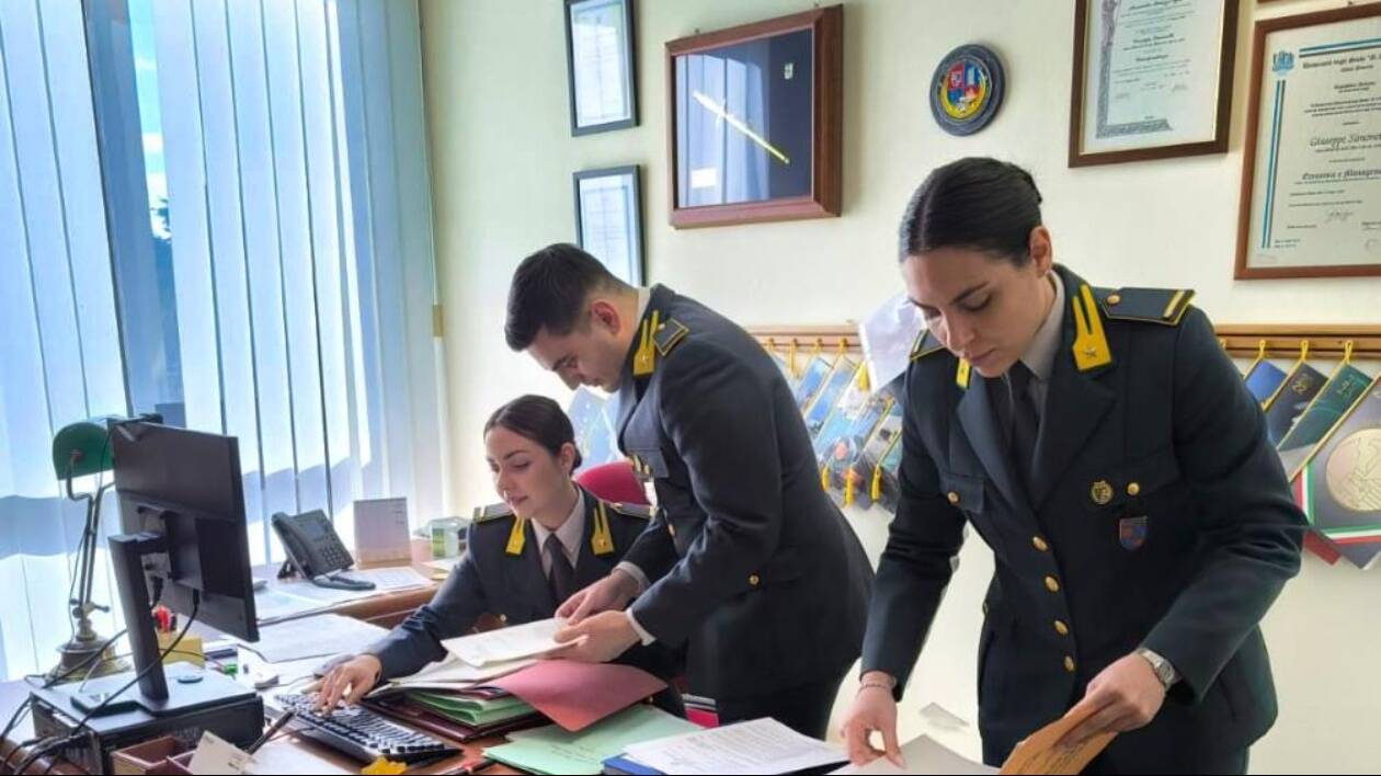 Bologna, imprenditrice cinese riciclava denaro dei Narcos: confiscati 3 milioni
