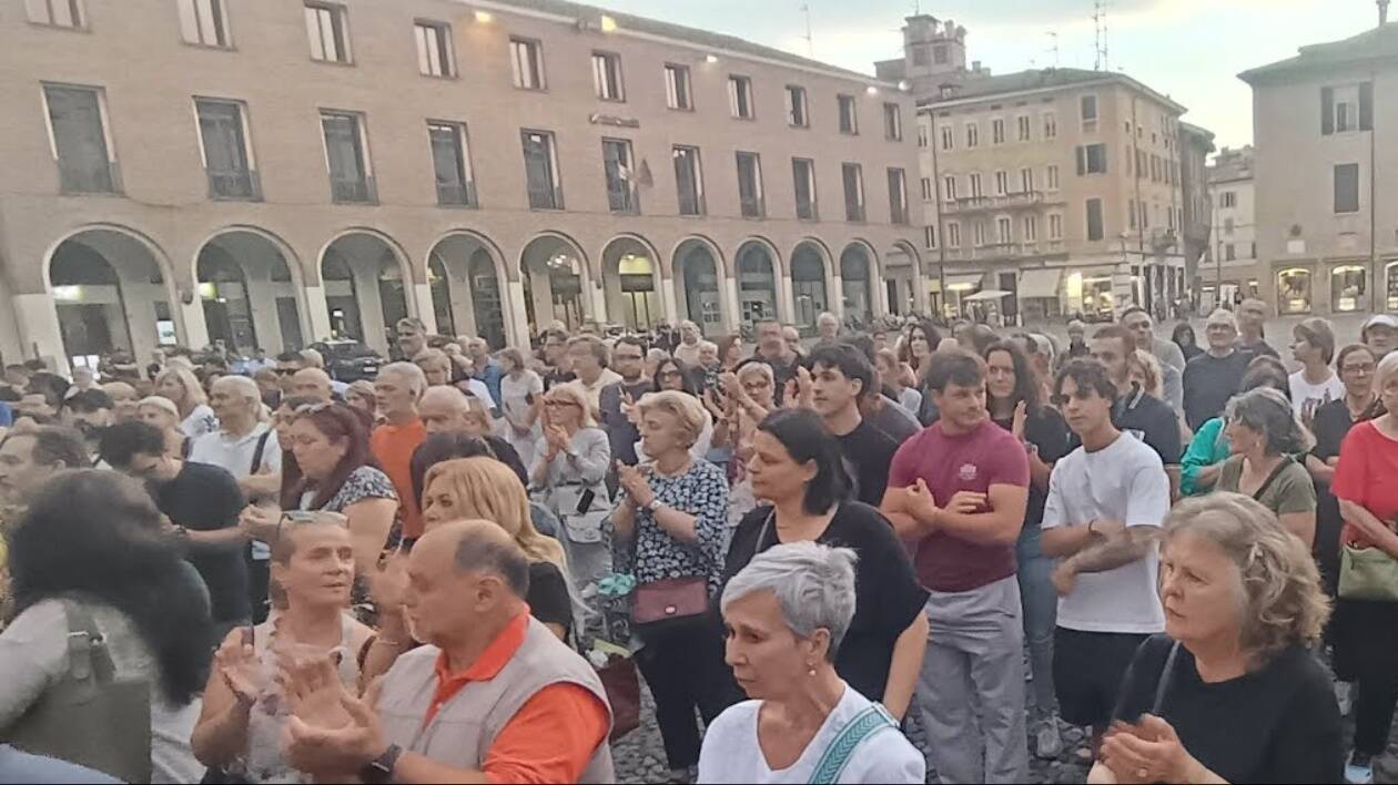 Vittime dell'attentato del 16 maggio, una fiaccolata in piazza Grande