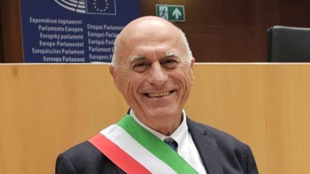 Rifiuti, Modena conferma aumento medio del 5%: 'Per una famiglia di 3 persone sono 14 euro in più l'anno'