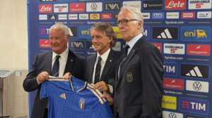 https://www.lapressa.it/articles/081147/mancini-ranieri-nazionale-TN.jpg