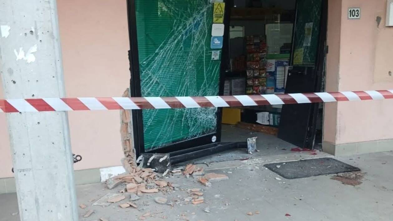 Soliera, spaccata notturna in tabaccheria: secondo colpo dopo quello in gioielleria
