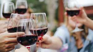 https://www.lapressa.it/articles/081178/vino-TN.jpg