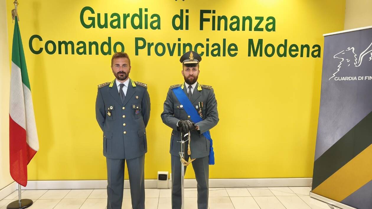 Guardia di Finanza di Carpi, il tenente Francesco Divincenzo ha sostituito Greta Tallone
