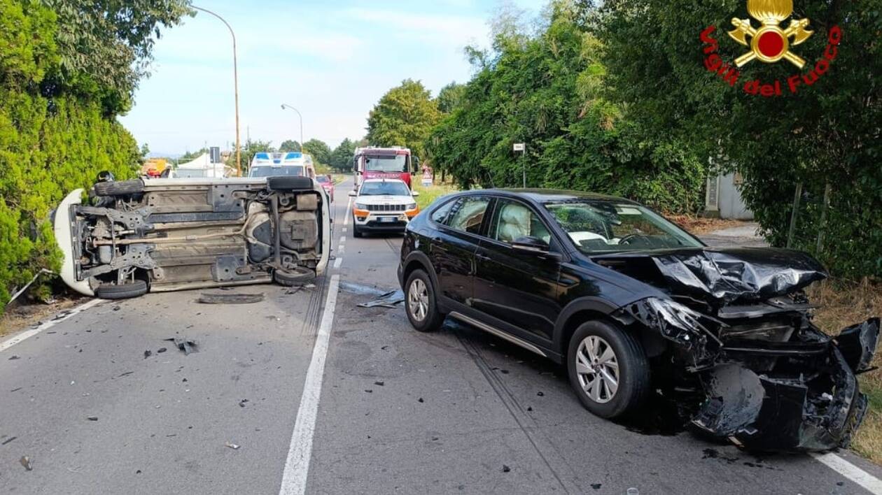 Spilamberto, pauroso schianto tra due auto
