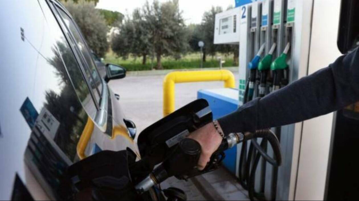 Gasolio alle stelle, un litro vola a 2.1 euro: male la provincia di Modena