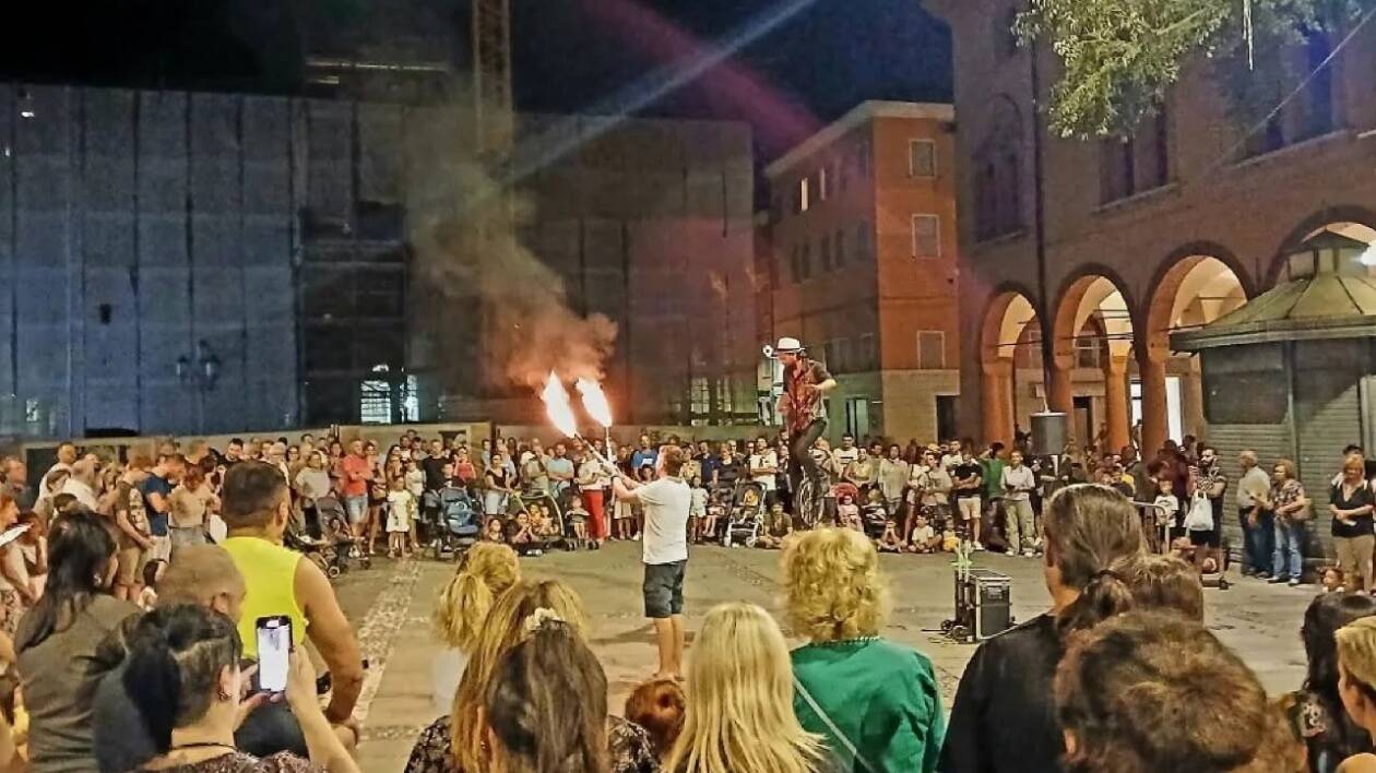 Mirandola Buskers Festival: lunedì Il centro storico si trasforma in un palcoscenico a cielo aperto