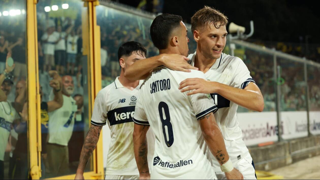 Il Modena domina la partita: Cremonese piegata 3-0
