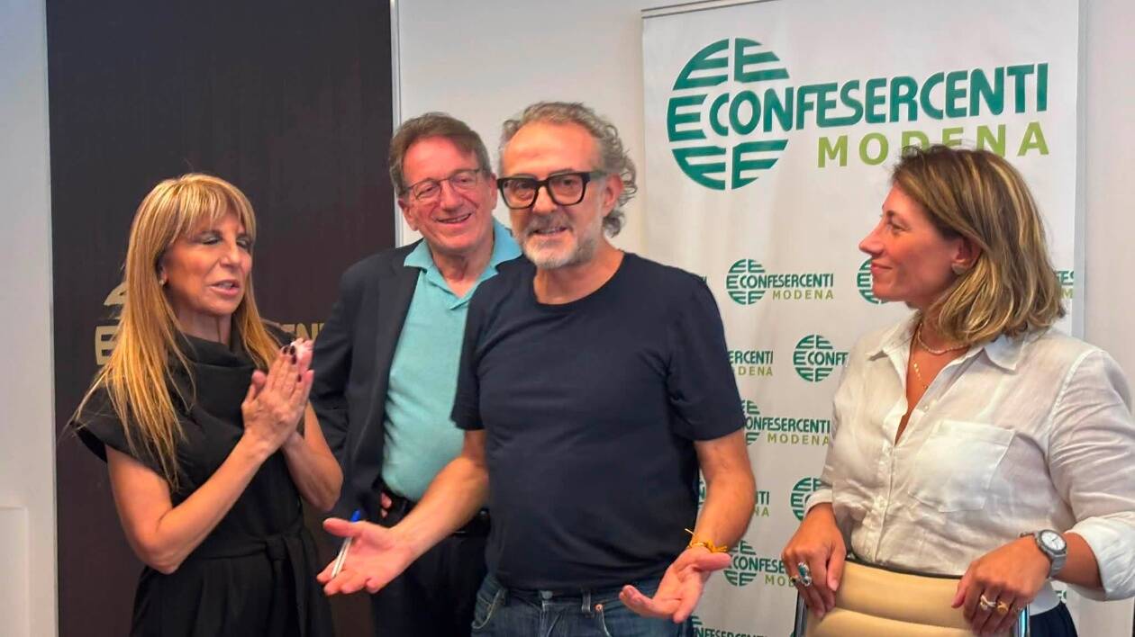 'Lei chi è?': dopo la figuraccia dell'assessore Zanca, Muzzarelli si complimenta con Bottura
