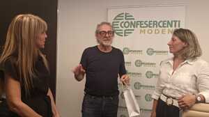 https://www.lapressa.it/articles/082044/massimo-bottura-modena-TN.jpg