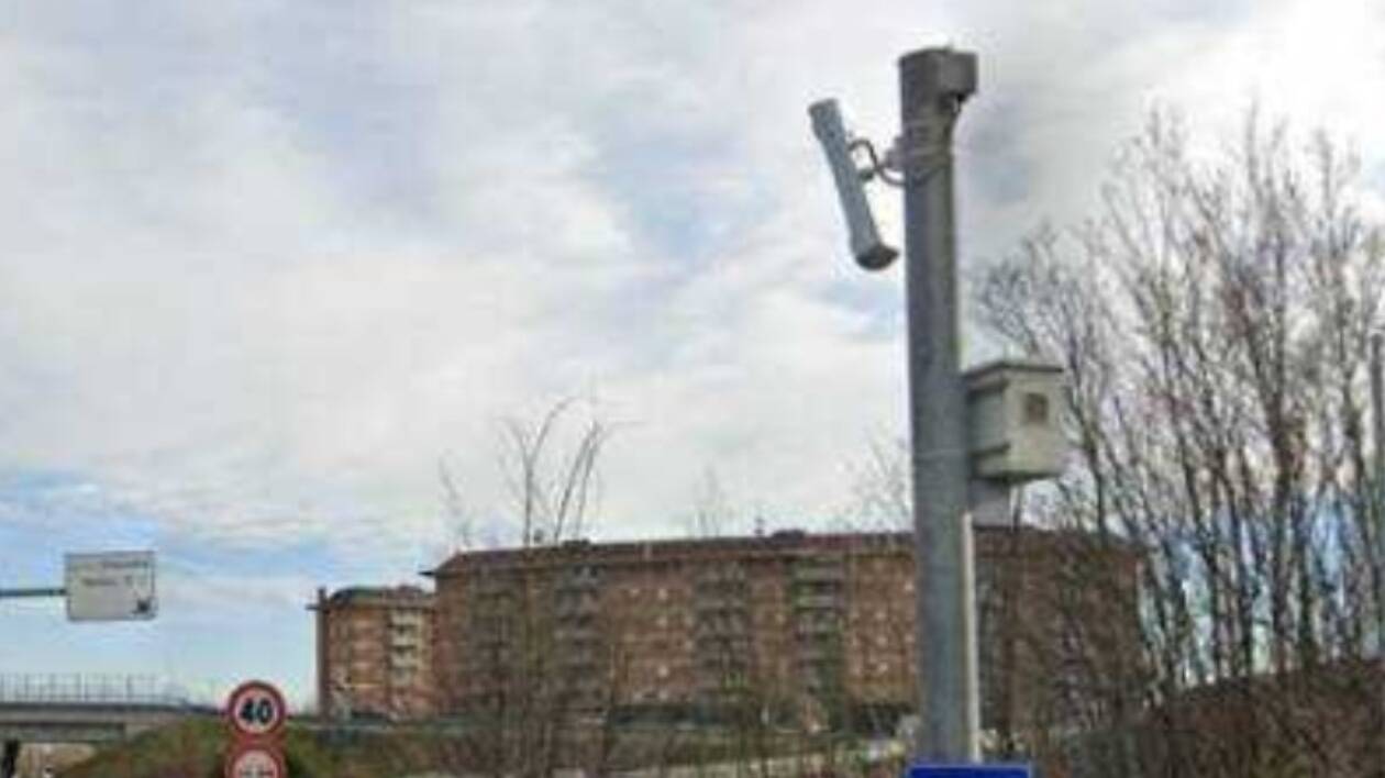 Modena, in arrivo tre nuovi autovelox fissi: multe a raffica e incassi record