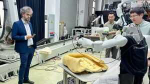 https://www.lapressa.it/articles/082203/carpi-cina-riccardo-righi-TN.jpg