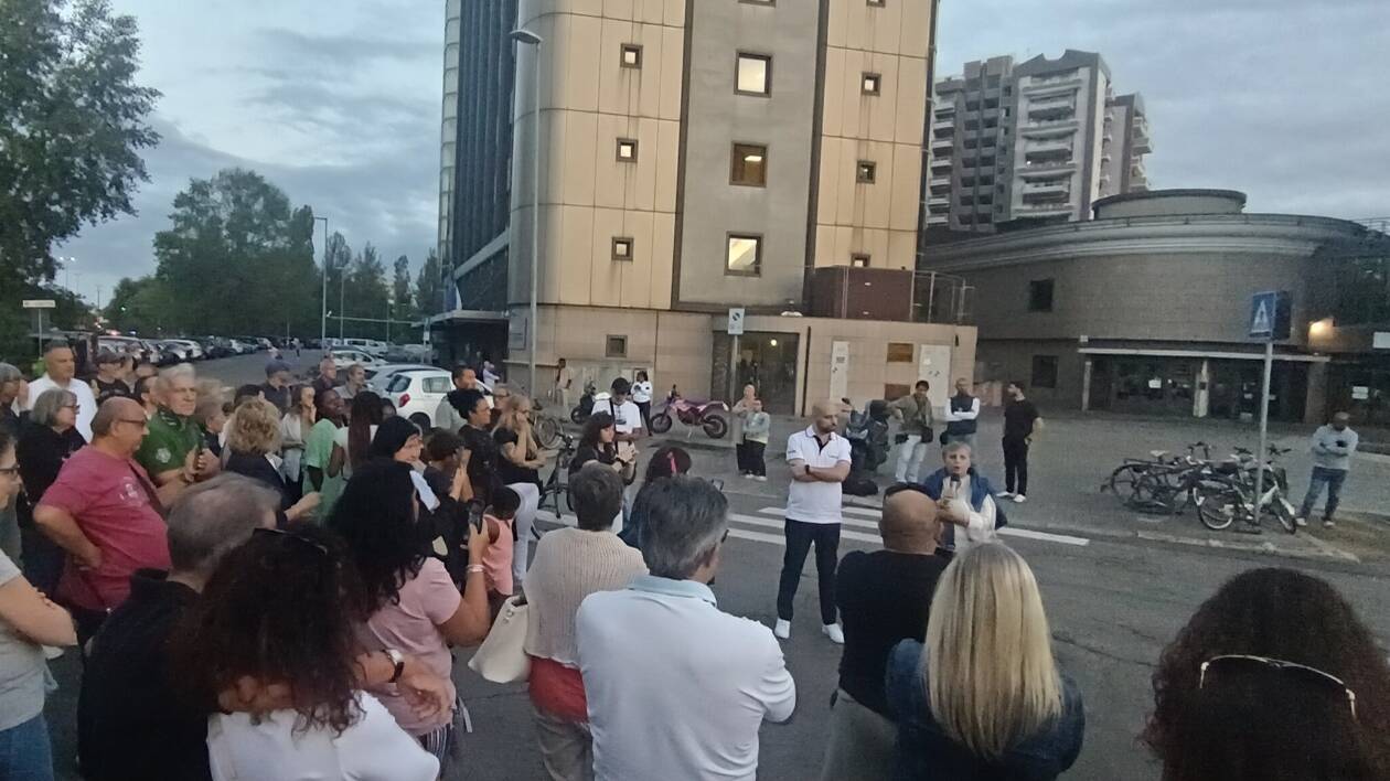 Costellazioni, il grido dei residenti: 'Qui anche i minori a rischio ogni giorno'