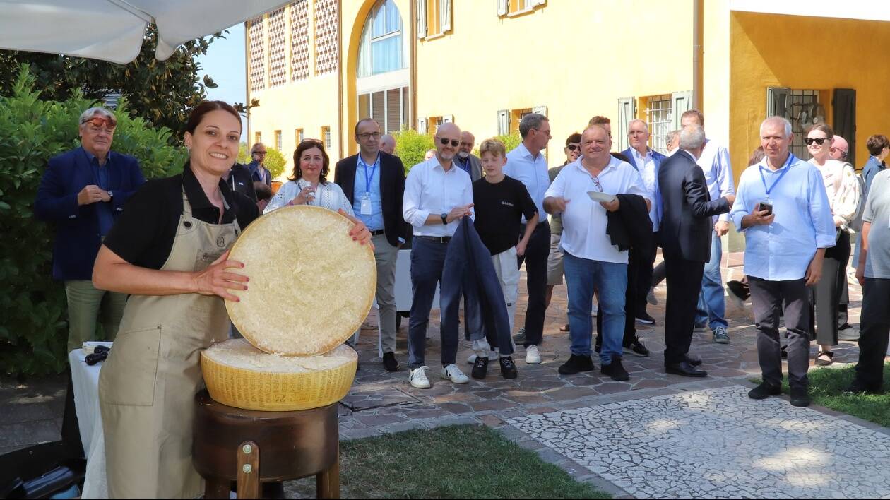 L'anima e la gola: in 300 alla festa dei 30 anni di Modena a tavola