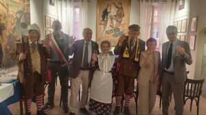 https://www.lapressa.it/articles/082391/casa-di-sandrone-famiglia-pavironica-TN.jpg
