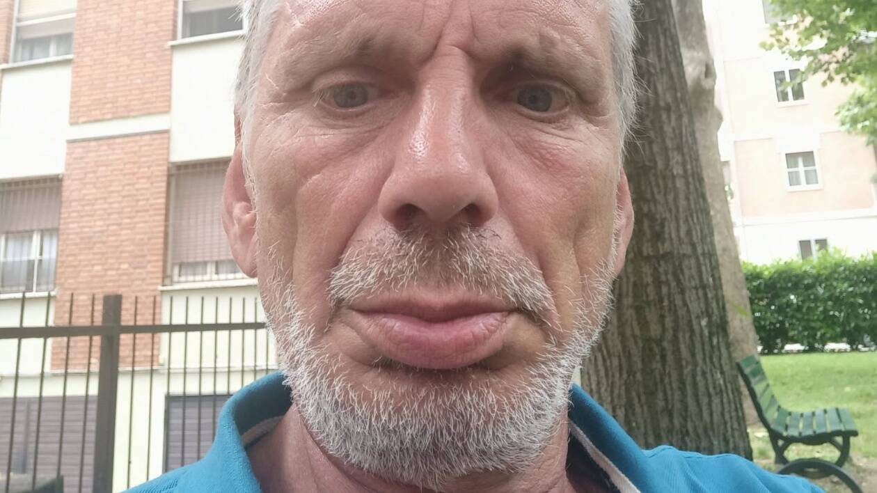 Reggio Emilia, perde il lavoro e finisce a vivere in macchina: trovato senza vita nell'auto