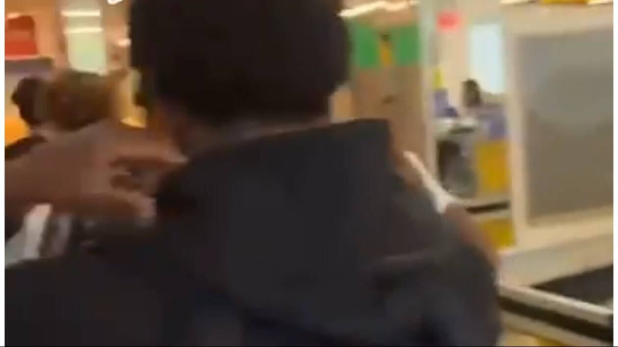 Modena, identificati e denunciati i 10 studenti responsabili dell'assalto al supermercato di via Rainusso