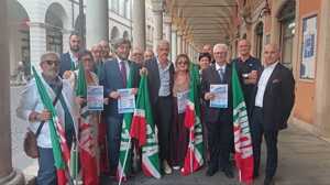 https://www.lapressa.it/articles/082727/lista-amica-forza-italia-liste-attesa-TN.jpg