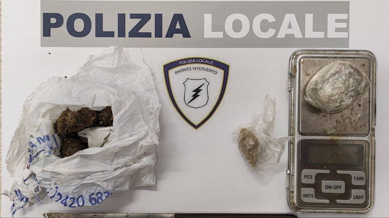 Castelfranco: giovane bloccato con coltello e droga nello zaino