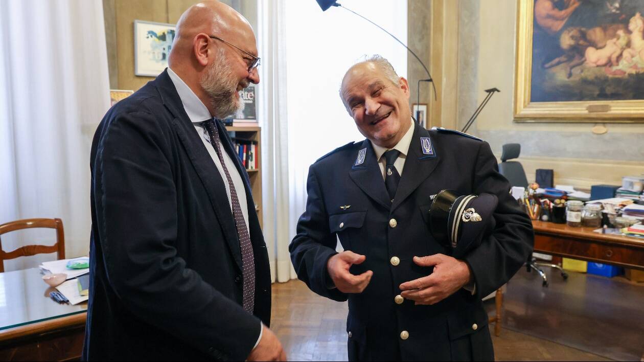 Modena, salvò un bimbo che soffocava: gli è stata consegnata l'effige della Bonissima