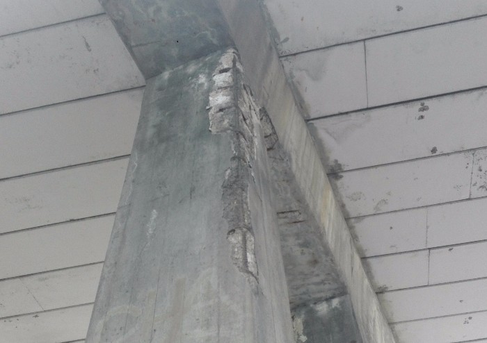 Tangenziale Carducci, distacco di calcinacci dal cavalcavia, ma la staticità non è a rischio