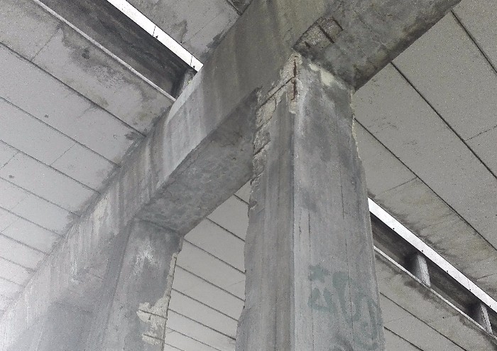 Tangenziale Carducci, distacco di calcinacci dal cavalcavia, ma la staticità non è a rischio