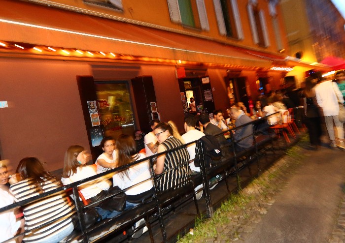 Giovane e stupenda notte bianca