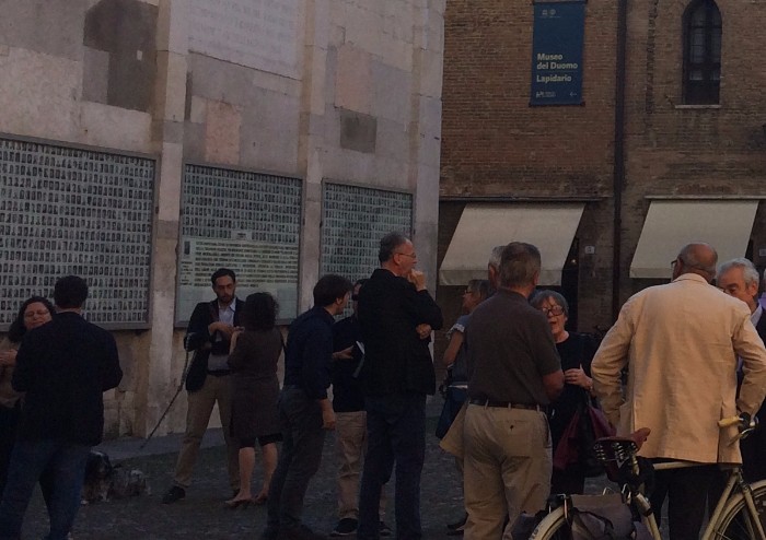 Orrore a Manchester, Muzzarelli invita i cittadini in piazza