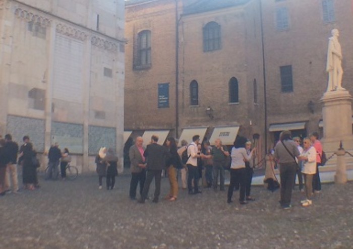 Orrore a Manchester, Muzzarelli invita i cittadini in piazza