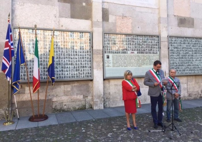 Orrore a Manchester, Muzzarelli invita i cittadini in piazza