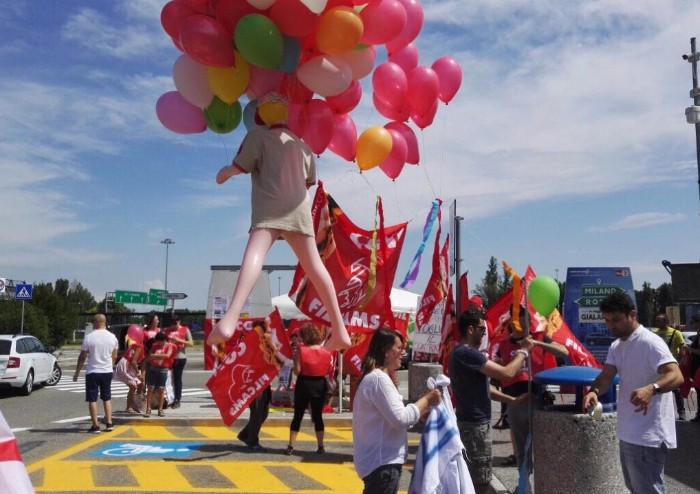 Eataly e Autogrill, lavoratori in protesta a Modena