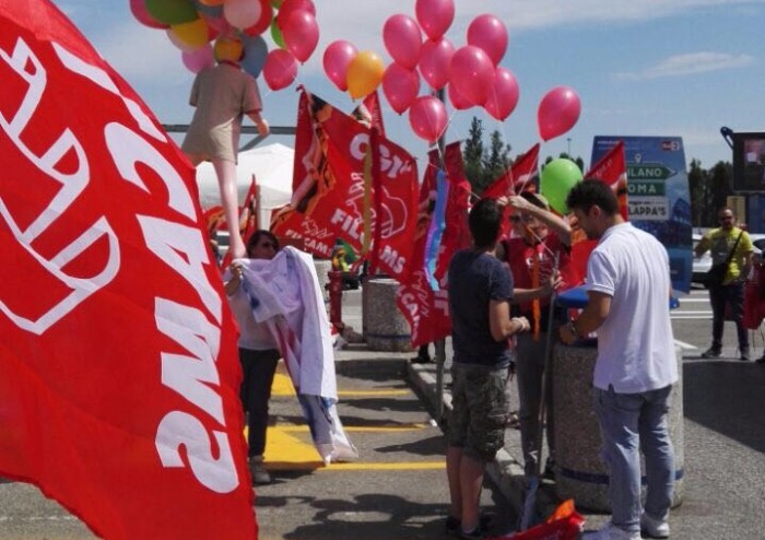 Eataly e Autogrill, lavoratori in protesta a Modena