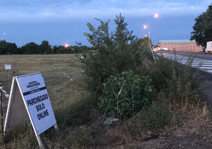 Modena, una vigilia tranquilla in attesa del concerto di domani sera