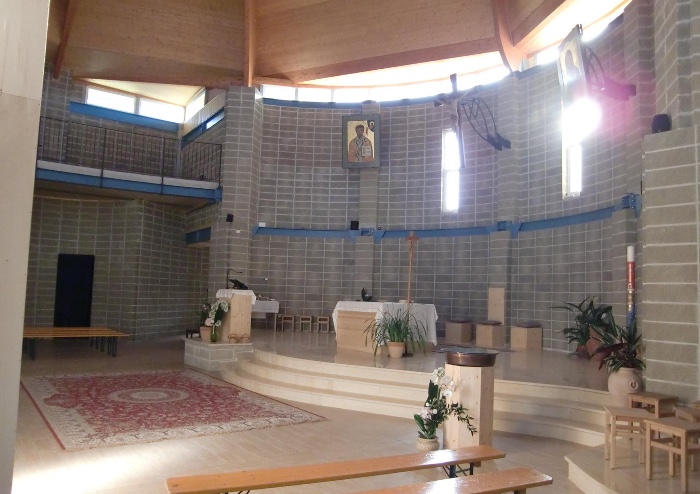 'Prosecco, ostia e patatine', in chiesa arriva l'aperitivo con la Messa Card