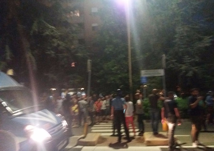 Manifestazione anti-accoglienza migranti: scontro Forza Nuova e Centri sociali