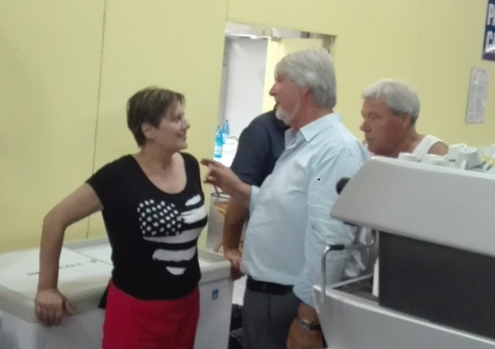 Poletti fa il vuoto alla festa, ma promette un pieno di lavoro