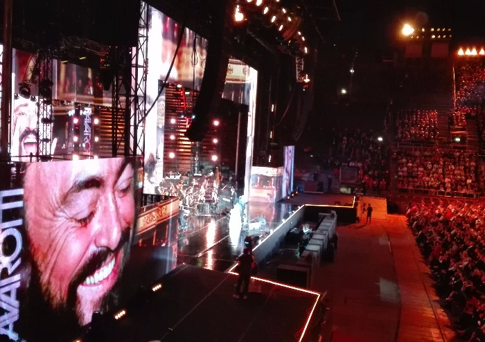 Pavarotti, una 'lenta' emozione senza fine