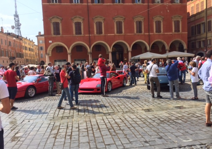 I 70 anni della Ferrari celebrati all'ombra del Palazzo Ducale