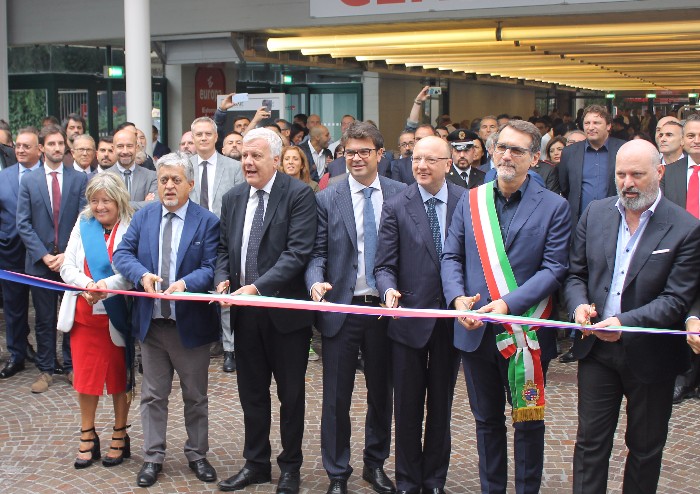 Cersaie, il governo lancia la campagna elettorale: 'Riformeremo il titolo V della Costituzione'