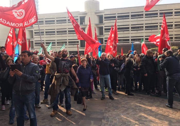 Sciopero autotrasportatori, adesioni dal 70 al 90 per cento