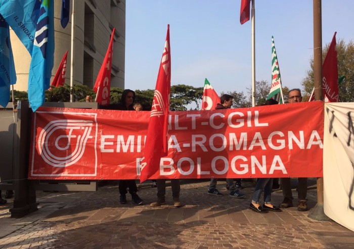 Sciopero autotrasportatori, adesioni dal 70 al 90 per cento