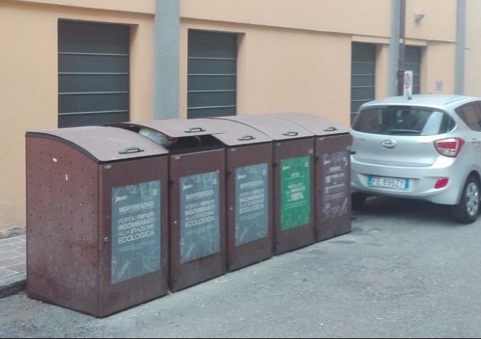 Vicolo Foschieri, l'utopia del parcheggio: i residenti insorgono