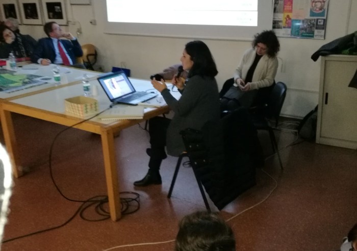 Case a Vaciglio, assemblea affollata: presenta Maria Sergio