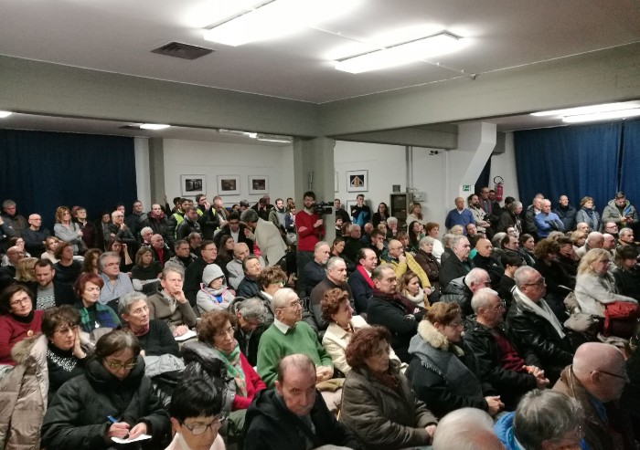 Case a Vaciglio, assemblea affollata: presenta Maria Sergio