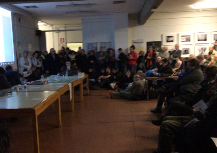 Case a Vaciglio, assemblea affollata: presenta Maria Sergio