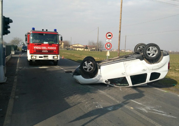 Tre incidenti in poche ore: ferito un motocilcista