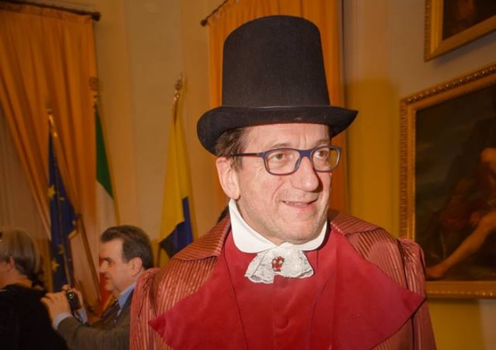 Il gran ballo di Carnevale del sindaco-duca Muzzarelli