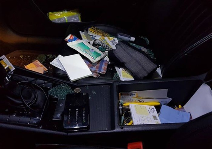 Razzia nei taxi: sette mezzi danneggiati in via Dalton