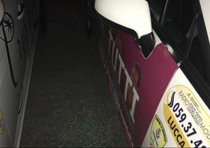 Razzia nei taxi: sette mezzi danneggiati in via Dalton