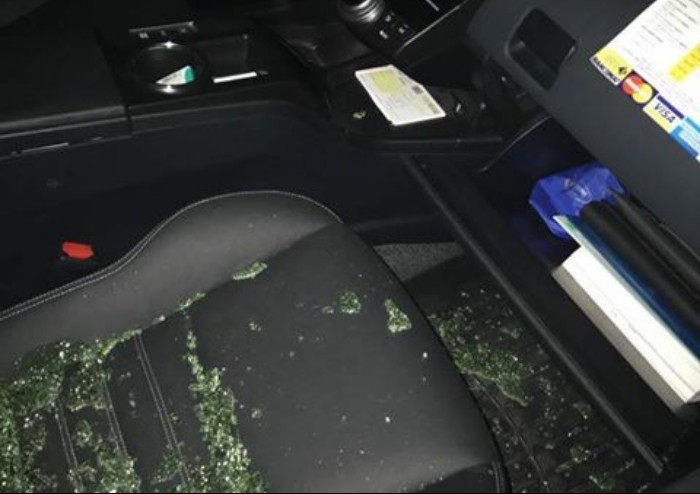 Razzia nei taxi: sette mezzi danneggiati in via Dalton