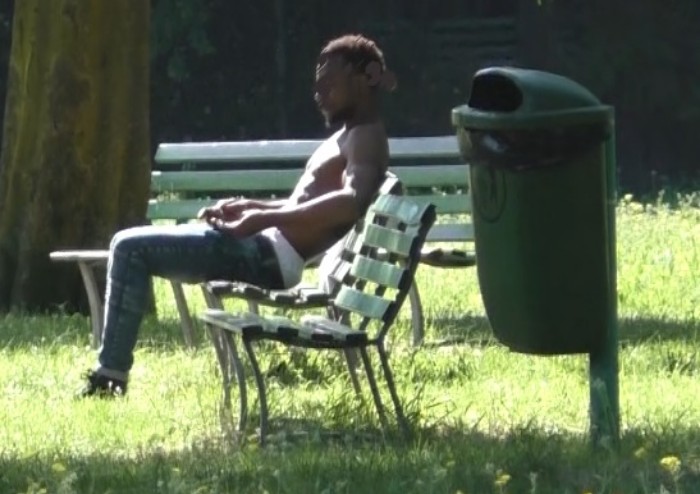 Parco XXII aprile, lo spaccio si sposta e spuntano siringhe